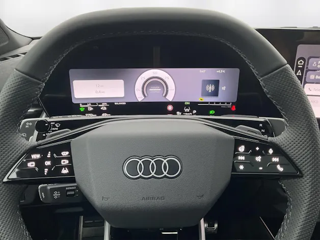 Audi Q3 SUV e-hybrid 200 kW S tronig