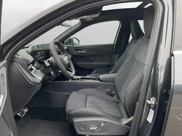 Audi Q3 SUV e-hybrid 200 kW S tronig