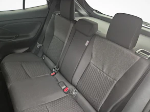 https://vehicle.imgix.net/4139549/284a468c-0978-44bd-8c92-7ae9bef68fcd.jpg