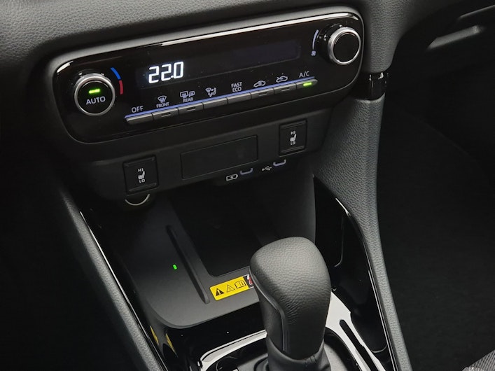 Vehicle image TOYOTA YARIS