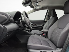 Vehicle image TOYOTA Yaris 1.5 VVT-i HSD Trend