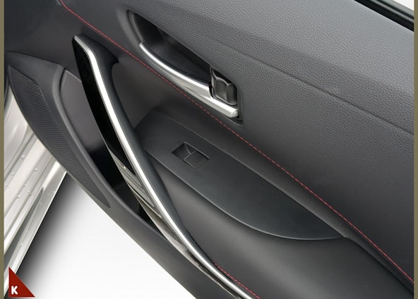 Vehicle image 16 Vehicle image 16