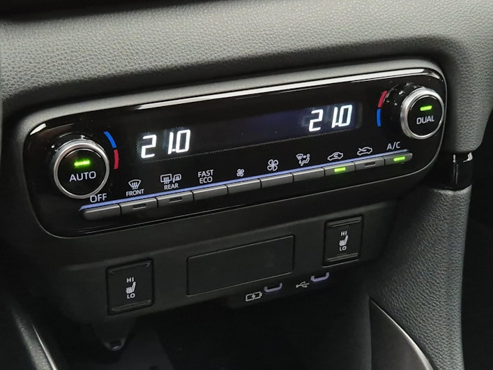 Fahrzeugbild TOYOTA YARIS