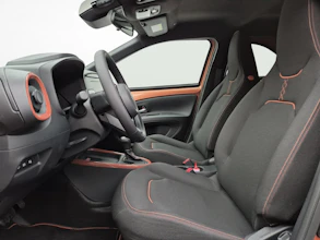 https://vehicle.imgix.net/4139560/a4db63f4-fa53-4581-8e75-9d2e29e913d0.jpg
