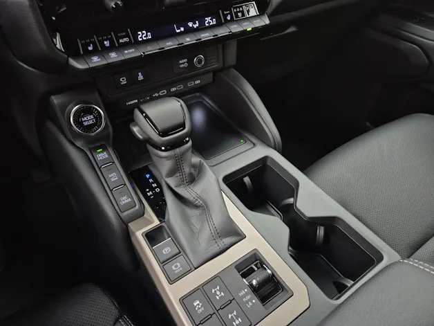 Toyota Land Cruiser 2.8 D 48V Style
