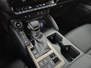 immagine del veicolo TOYOTA Land Cruiser 2.8 D 48V Style