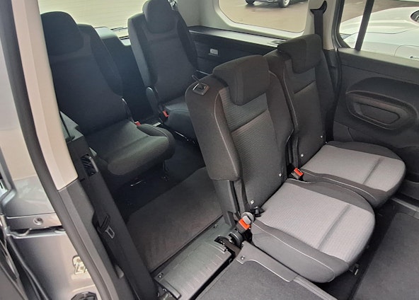 Vehicle image 10 Vehicle image 10