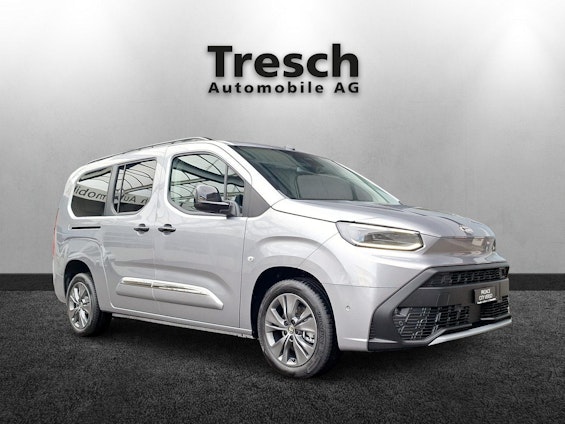 First vehicle image First vehicle image