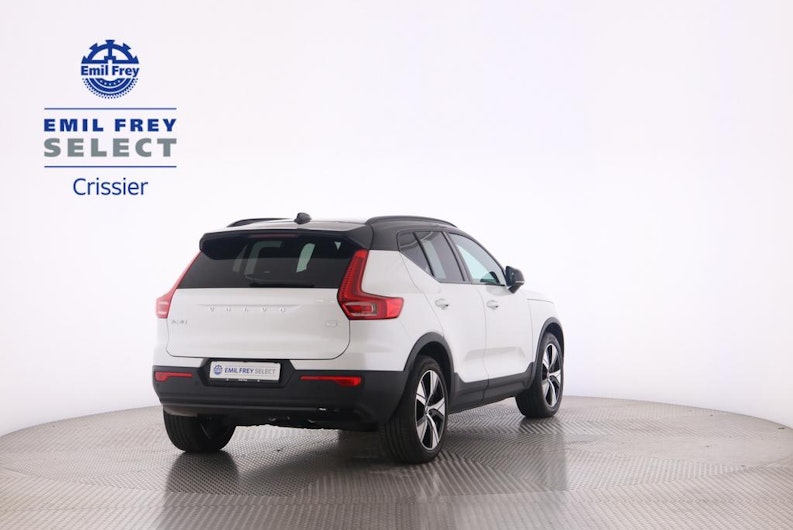 Vehicle image VOLVO XC40