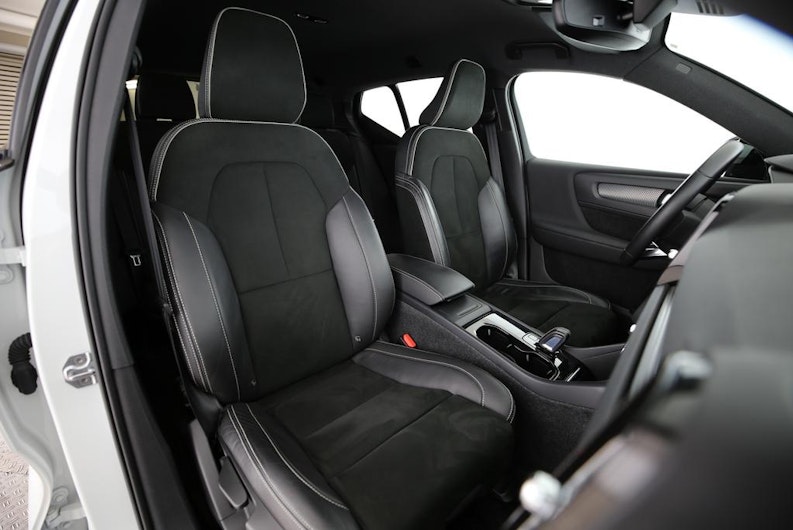 Vehicle image VOLVO XC40