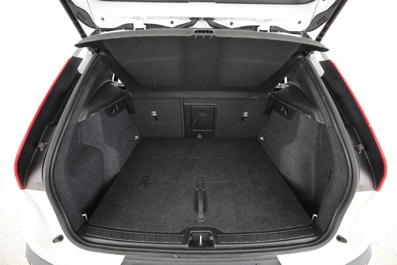 Vehicle image VOLVO XC40