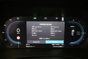 Vehicle image VOLVO XC40 P8 Twin Plus AWD