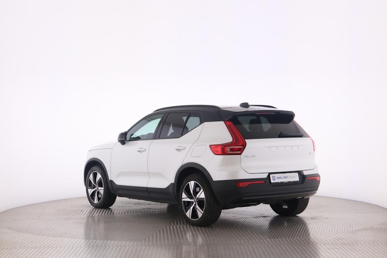 Vehicle image VOLVO XC40