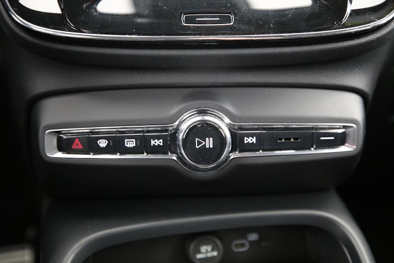 Vehicle image VOLVO XC40