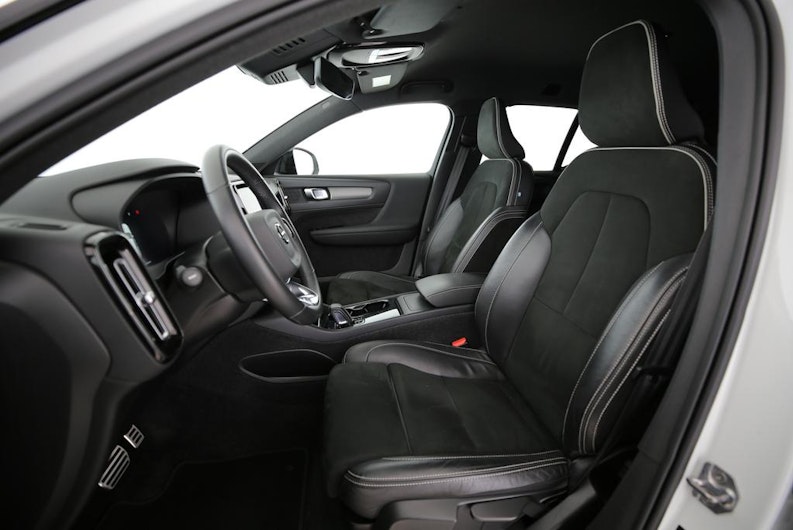 Vehicle image VOLVO XC40