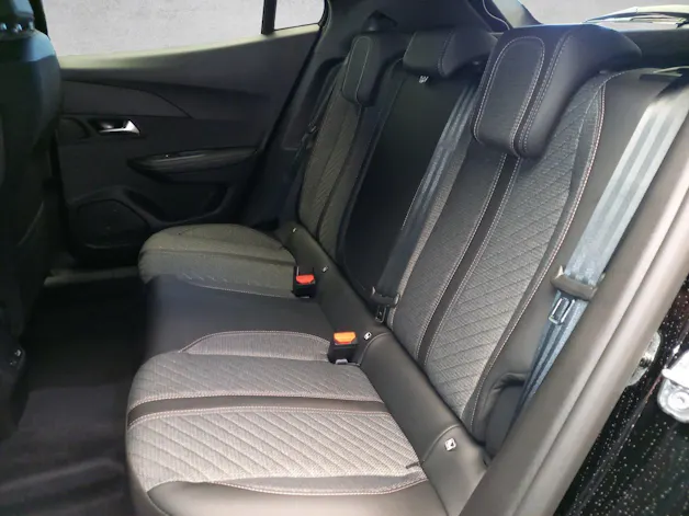 Peugeot 2008 1.2 Hybrid 145 Allure Premium
