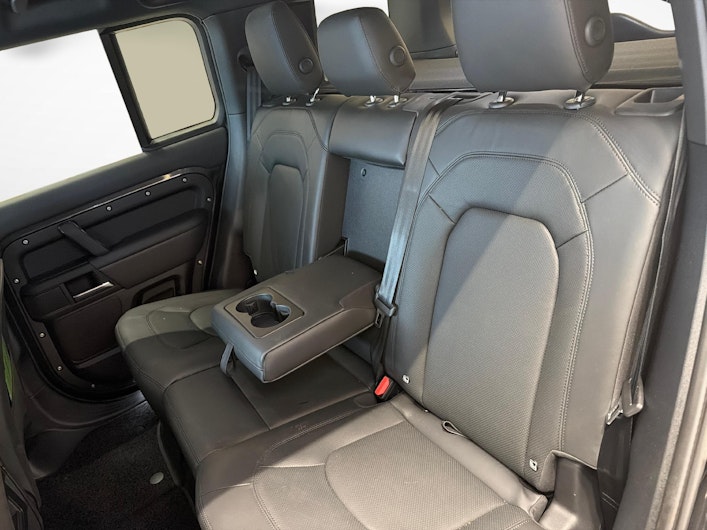 Vehicle image LAND ROVER DEFENDER