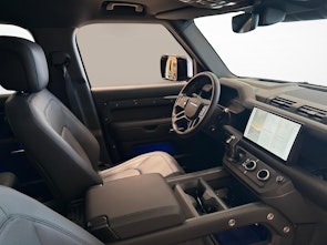 Vehicle image LAND ROVER Defender 110 3.0 D I6 300 X-Dynamic HSE