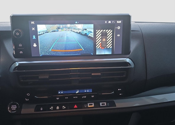 Vehicle image 15 Vehicle image 15