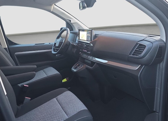 Vehicle image 18 Vehicle image 18