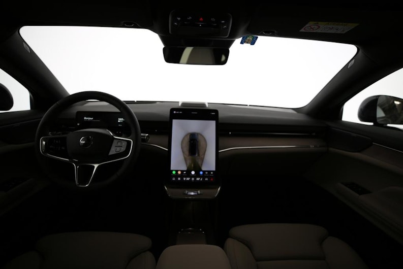 Vehicle image VOLVO ES90