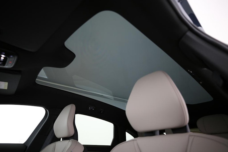 Vehicle image VOLVO ES90