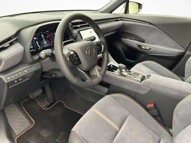 Lexus LBX 1.5 Hybrid Cool AWD, LBX Leasing ab 0.9%
