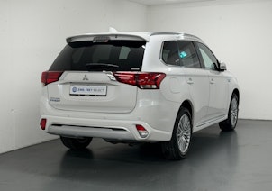Vehicle image MITSUBISHI Outlander 2.4 PHEV Diamond+