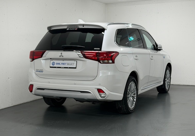 Vehicle image MITSUBISHI OUTLANDER