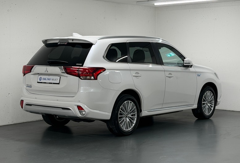 Vehicle image MITSUBISHI OUTLANDER
