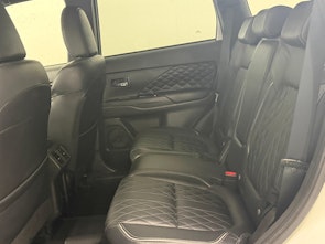 Vehicle image MITSUBISHI Outlander 2.4 PHEV Diamond+