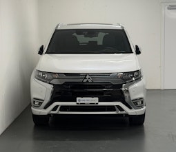 Vehicle image MITSUBISHI Outlander 2.4 PHEV Diamond+