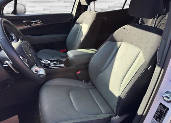 Vehicle image 4 Vehicle image 4