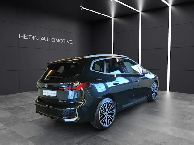 BMW 230e xDrive paddles Active Tourer
