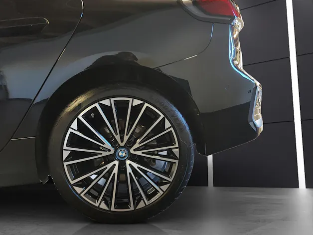 BMW 230e xDrive paddles Active Tourer