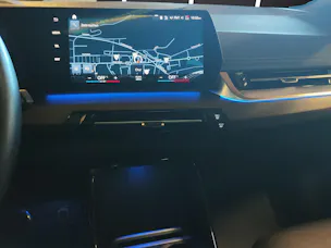 BMW 230e xDrive paddles Active Tourer