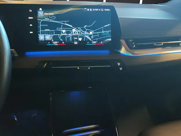 BMW 230e xDrive paddles Active Tourer