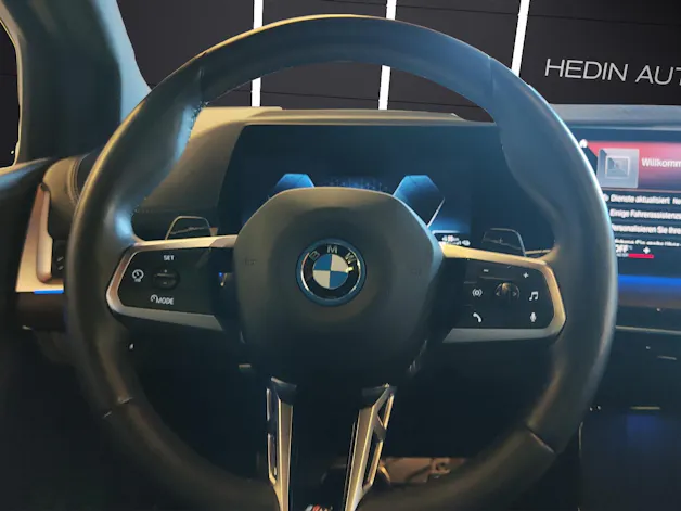BMW 230e xDrive paddles Active Tourer