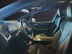 BMW 230e xDrive paddles Active Tourer