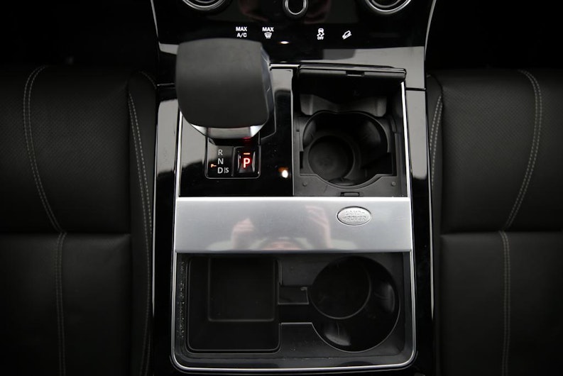 Vehicle image LAND ROVER RANGE ROVER VELAR