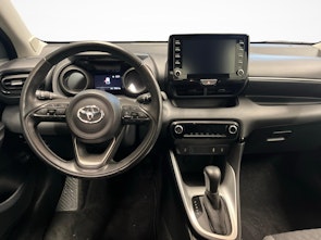 Vehicle image TOYOTA Yaris 1.5 VVT-i HSD Trend