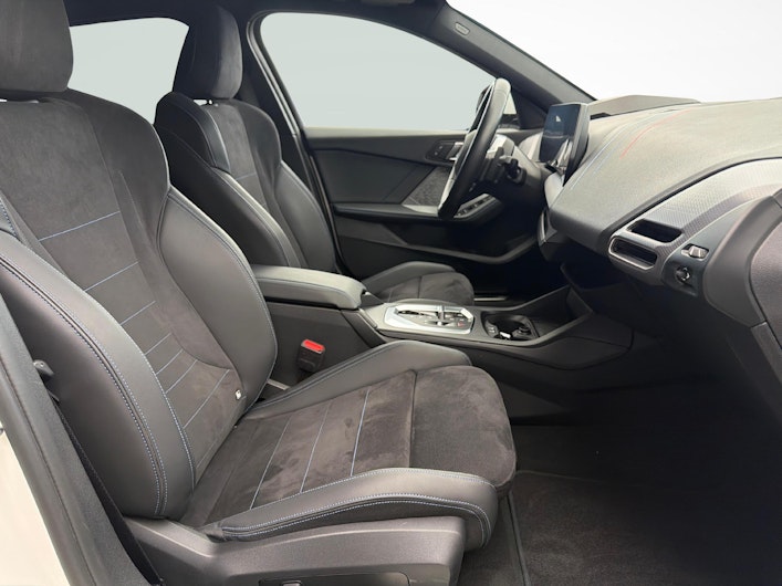 Vehicle image BMW 1 SERIES