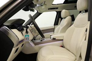 Fahrzeugbild LAND ROVER Range Rover 3.0 Si6 P440e First Edition