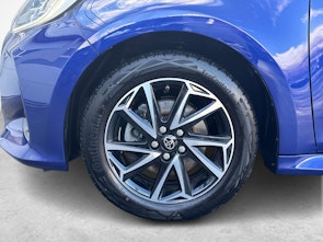 Vehicle image TOYOTA Yaris 1.5 VVT-i HSD Trend