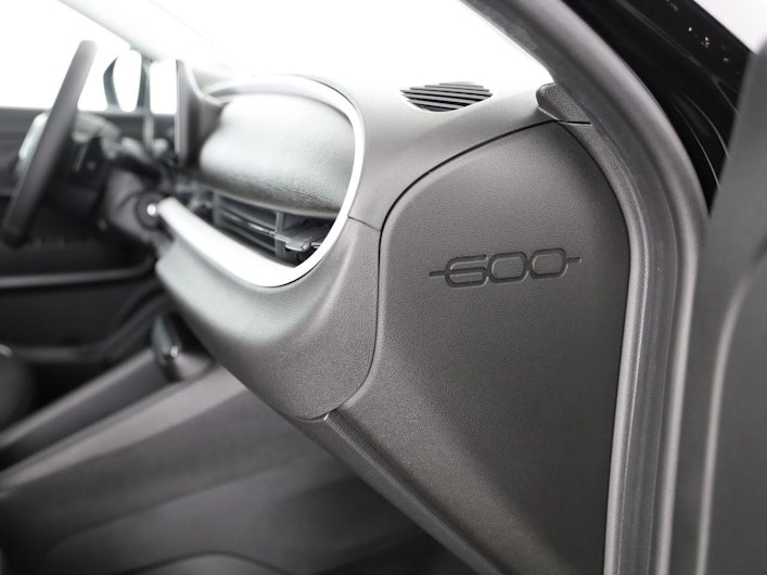 Vehicle image FIAT 600