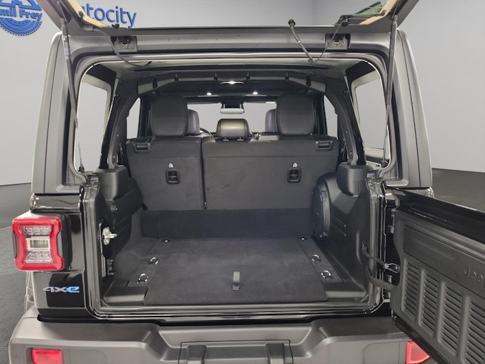 Vehicle image JEEP WRANGLER