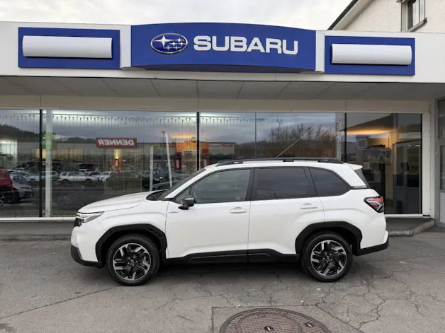 Subaru Forester Station 2.0i e-Boxer Swiss Plus