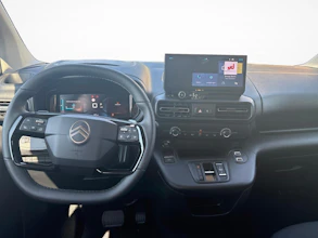 https://vehicle.imgix.net/4140202/77d12b11-3d30-4415-9254-17fa90bbd66b.jpg