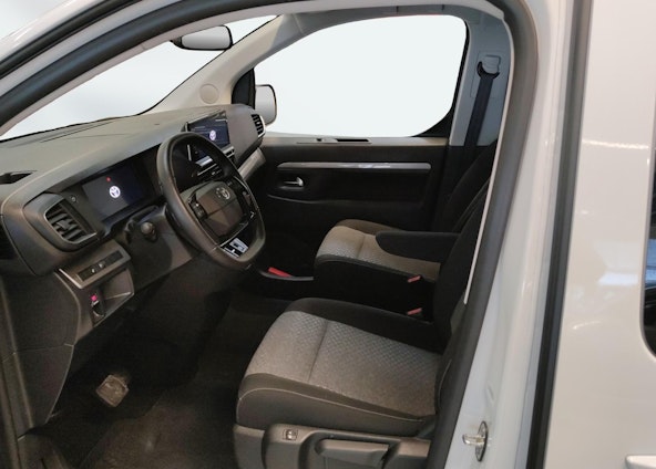 Vehicle image 9 Vehicle image 9