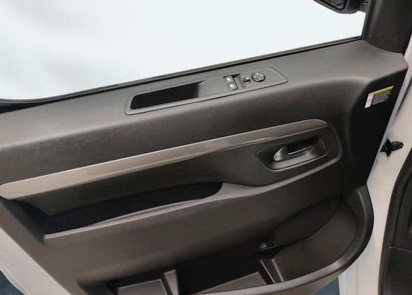 Vehicle image 15 Vehicle image 15